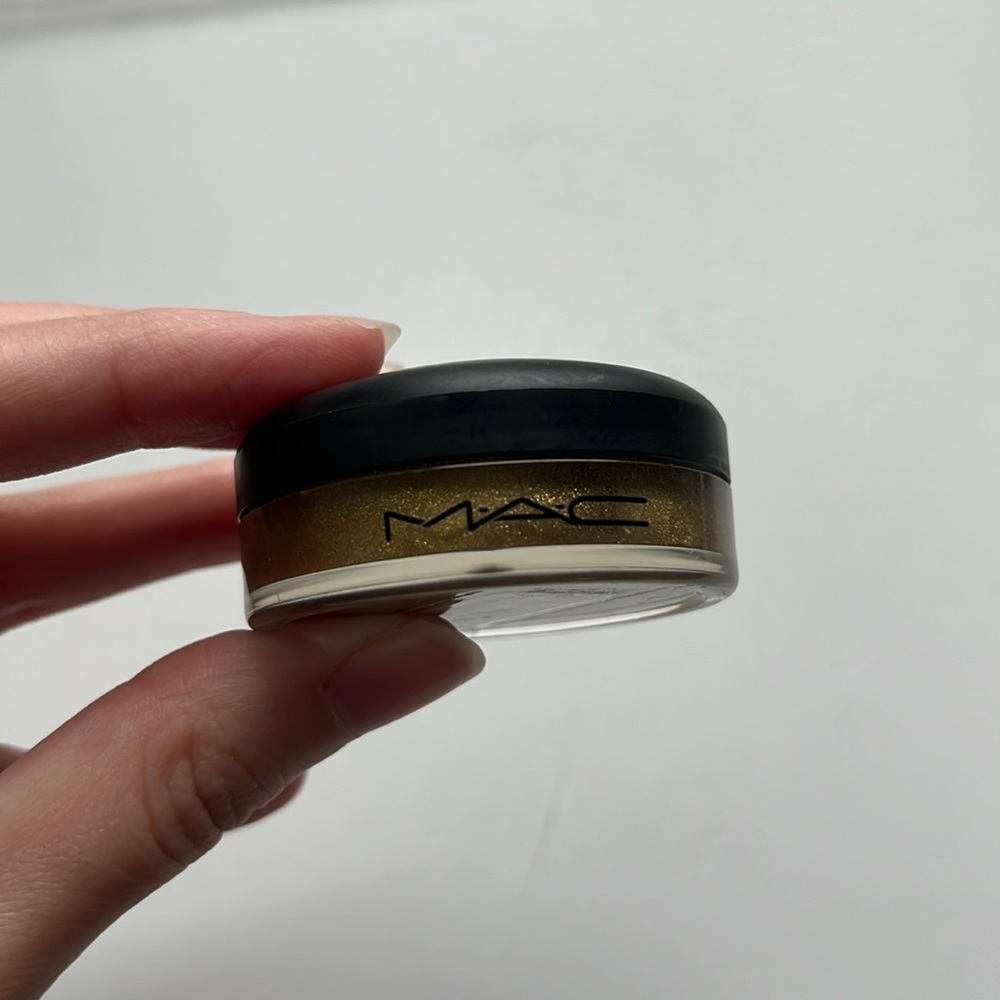 Mac Pro Studio Eye Gloss
